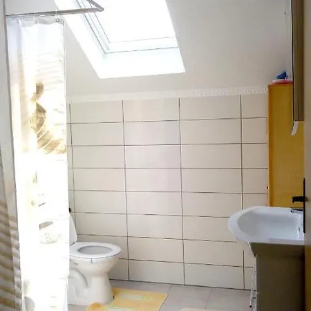 Apartment 3 Bedrooms Appartement With Enclosed Garden At Bihac Bihać